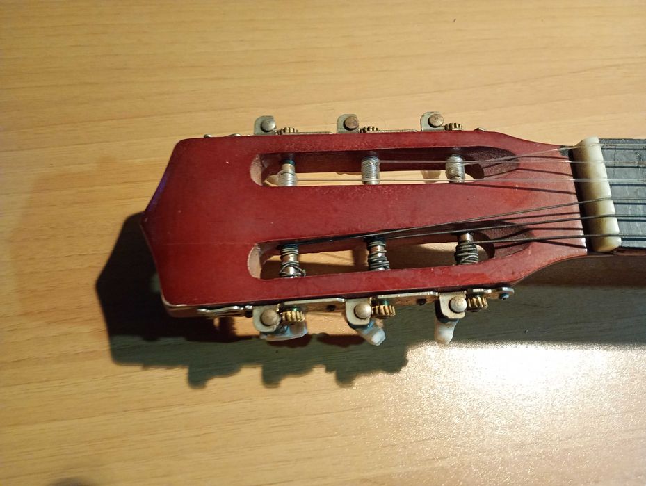 Немска акустична китара