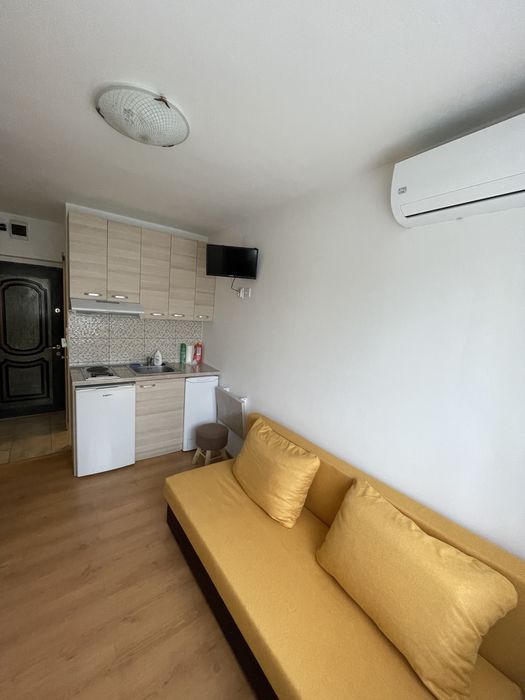 Vând garsonieră situată pe Strada Iza