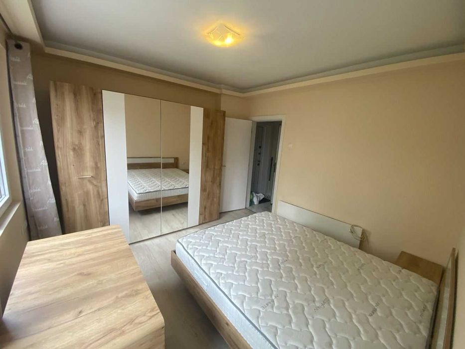 УЮТЕН дом! Тристаен апартамент - район Базар Левски!