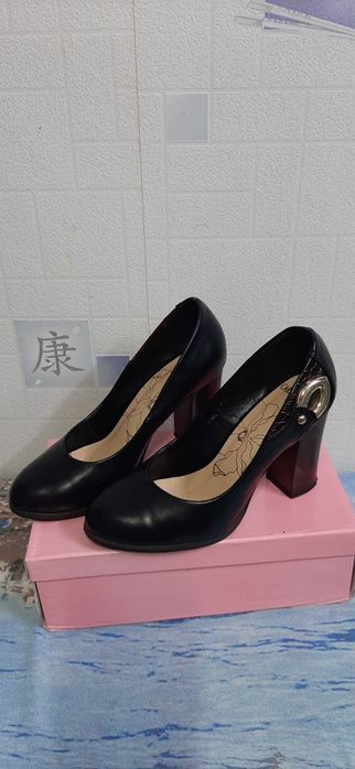 Женская обувь,туфли.