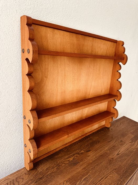 Дървен стенен рафт – масив, ръчна изработка
