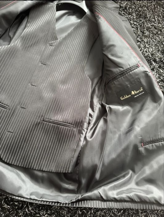 Costum elegant barbat