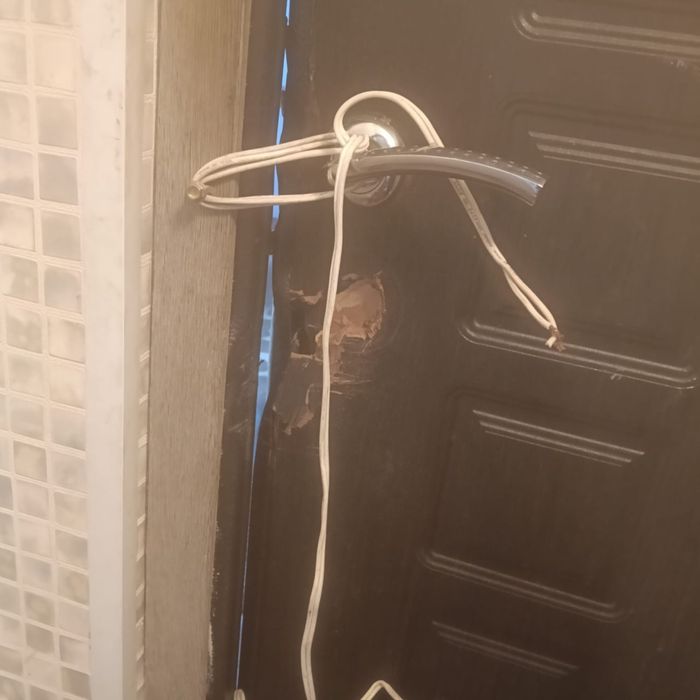 Продам входную дверь