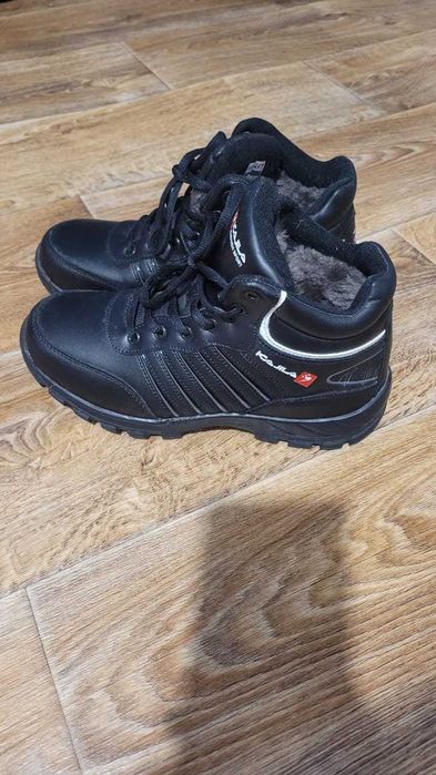 продам зимние ботинки