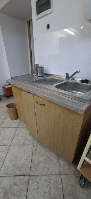 De vânzare mobilier si mască cu chiuvetă