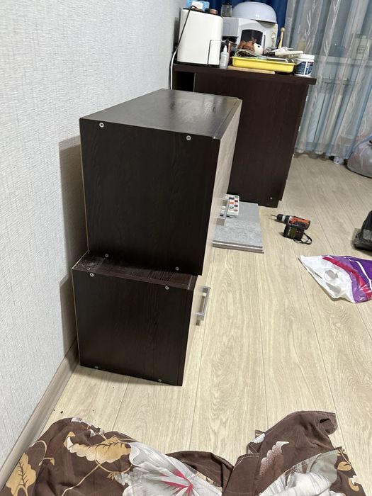 Продам навесные шкафчики