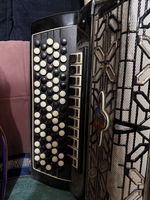 Баян Баркарола в хорошем состоянии