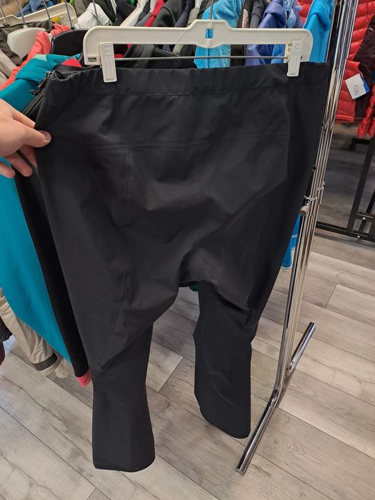 Arcteryx suprapantaloni Men L, impecabil, cod L4