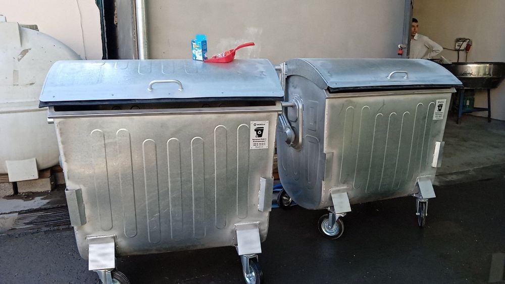 Мусорный контейнер 1100 литров оцинкованный