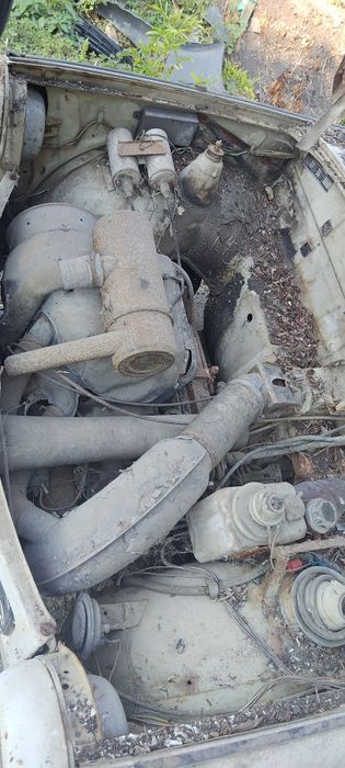 Трабант  на части