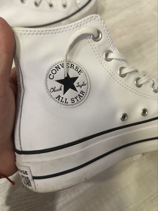 Унисекс кожени кецове Converse Chuck Taylor All Star