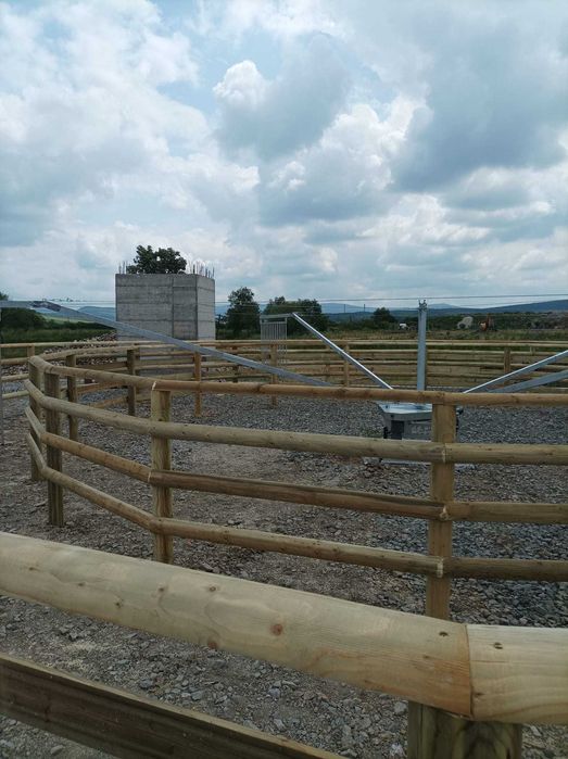 Manejuri, tarcuri, obstacole calarit, lemn rotund pentru echitatie