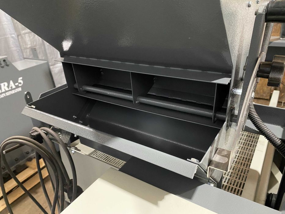 Машина за почистване на зърно, Въздушно-решетъчен сепаратор RS