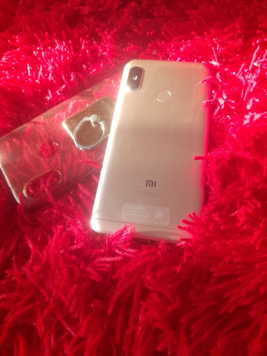 Redmi 6 pro idialni srochna sotiladi