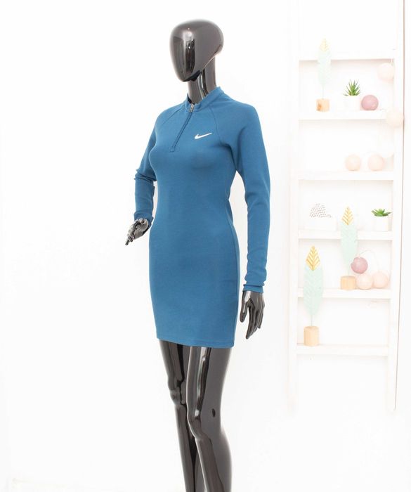 Nike оригинална спортна рокля мини синя с цип XS