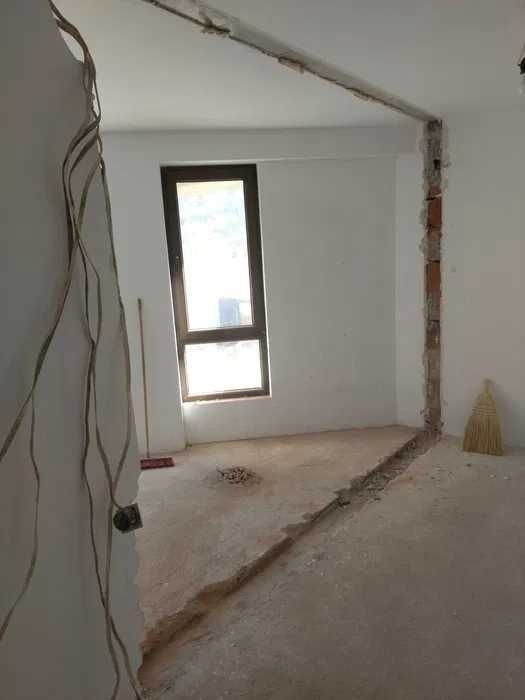 Кърти, чисти и извозва. Извозване на отпадъци от имота до сметище.