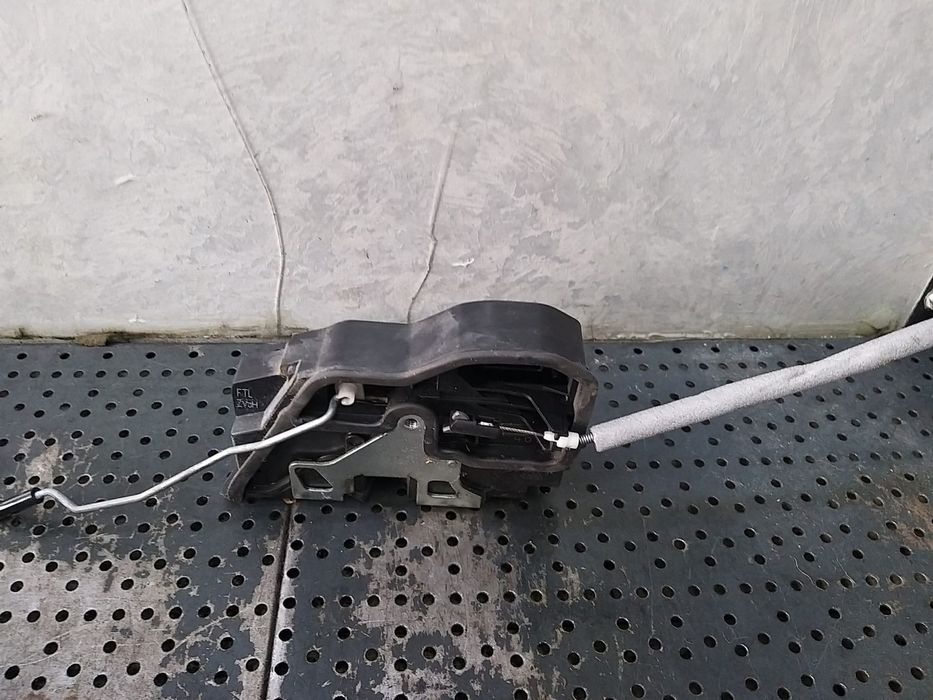 Broasca usa stanga fata bmw seria 1 f20