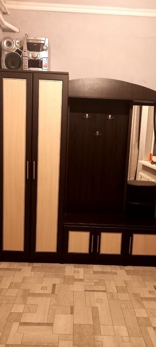 Продам прихожую. срочно