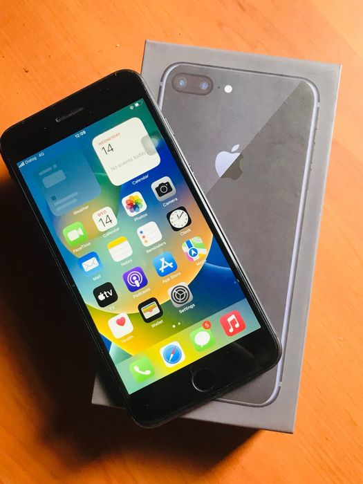 iPhone 8 PLuS , Full Box