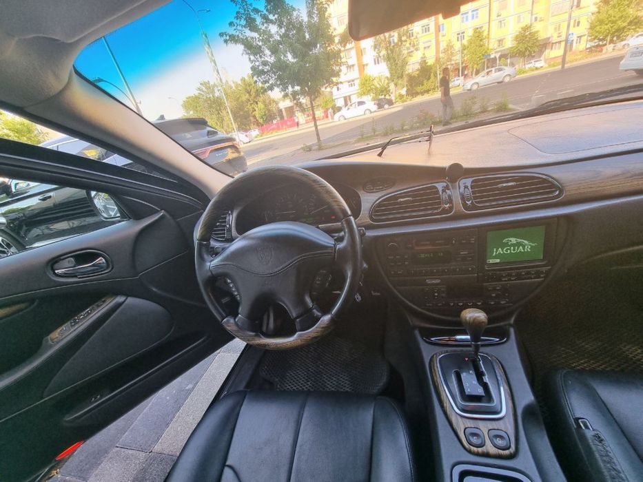 Продается Jaguar V8