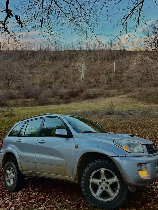 TOYOTA RAV4 2.0 D4d 4x4 Off Road a2  Navigatie Munte Vanatoare
