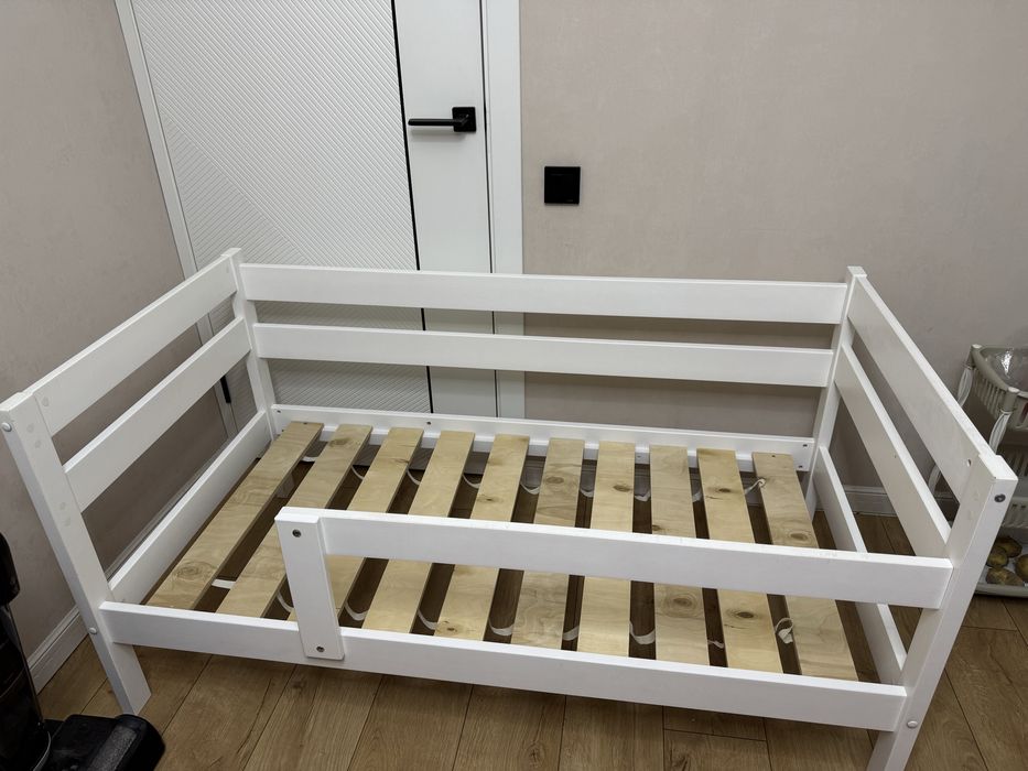 Продается детская кровать 140х70