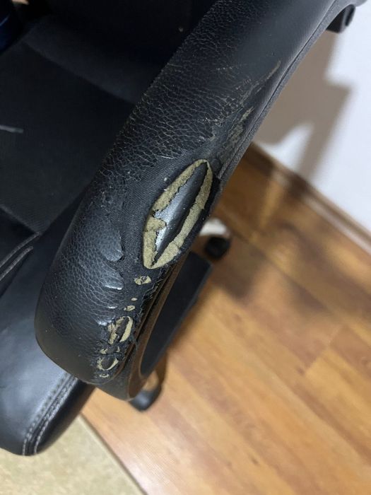 Офис стол удобен