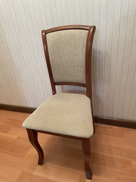 продам гостевой стол со стульями