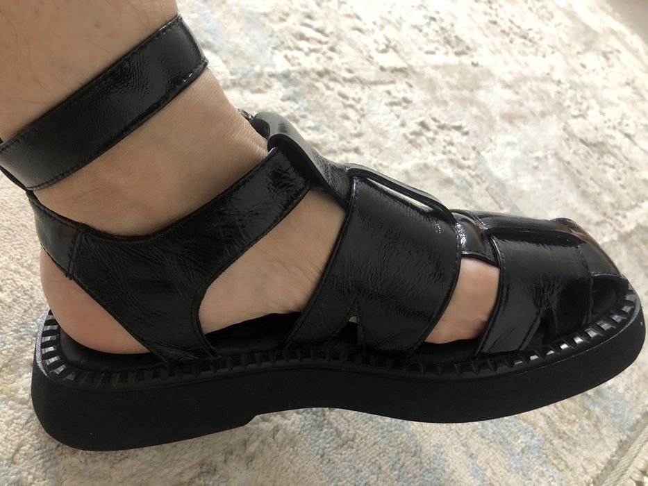 Продам сандали женское