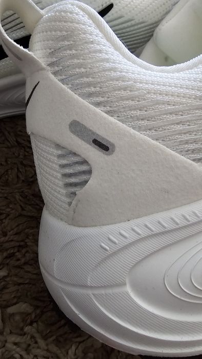 Кроссовки беговые Nike