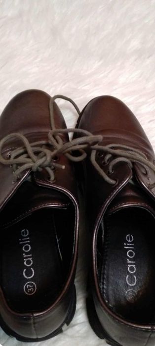 Pantofi fete măr 35,20 lei,purtați o dată