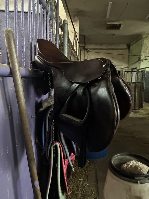 Продавам седло stubben