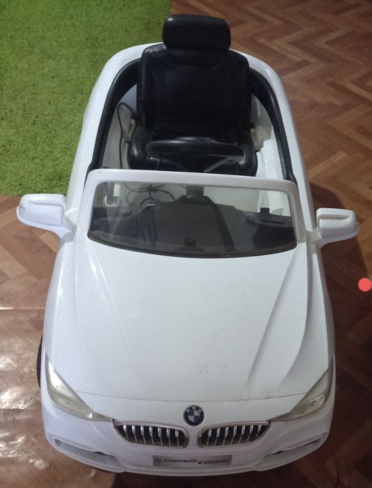 Vând sau schimb BMW, masinuta electrica