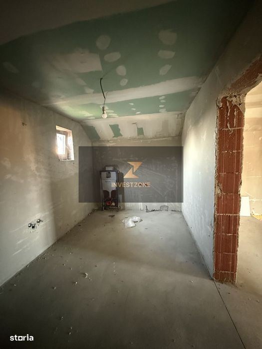 Casă spațioasă cu teren 806 mp