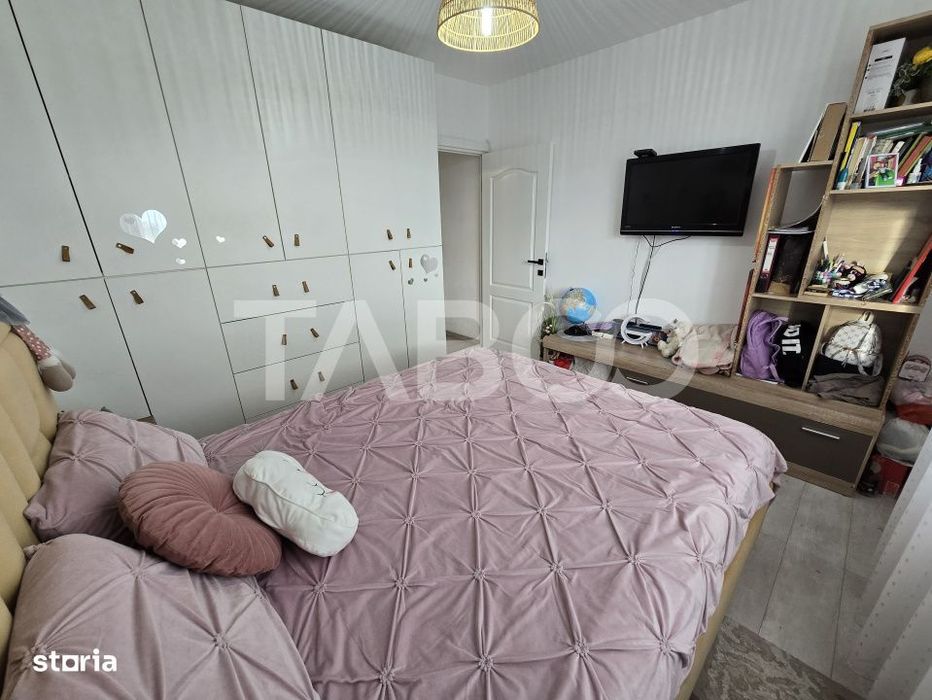 Apartament decomandat de vanzare mobilat pivnita Vasile Aaron Sibiu
