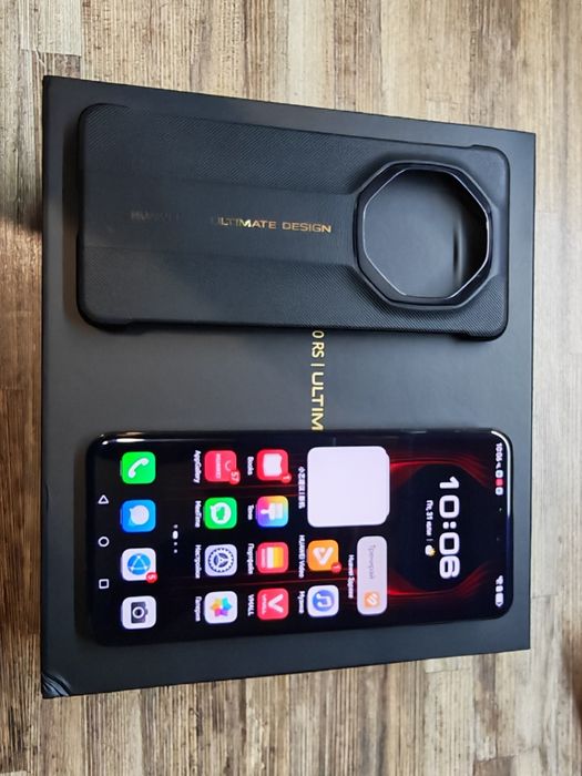 Huawei Mate 70 RS Ultimate Design 16 GB RAM 512 GB Като нов
