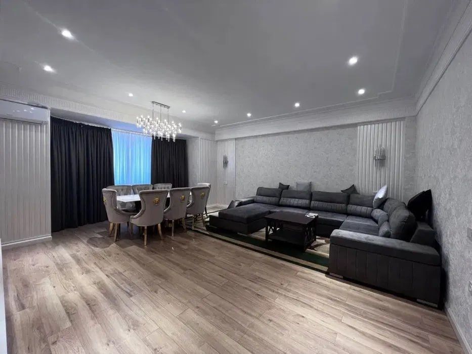 М.Ойбек!Сдается в аренду 3-х комнатная новая квартира