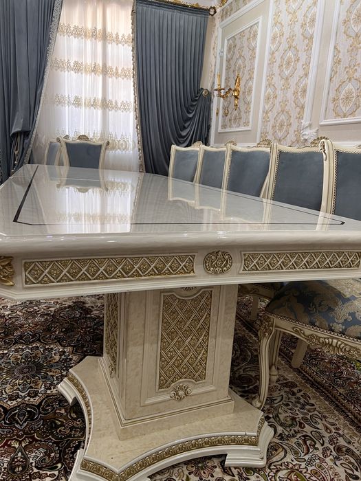 Стол ва 12 стул, сифати аъло