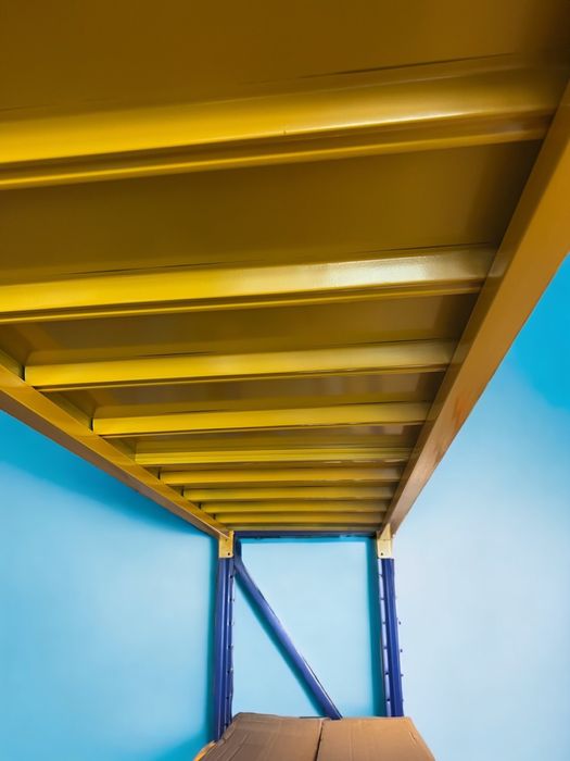 Професионални стелажи за склад и магазин ..