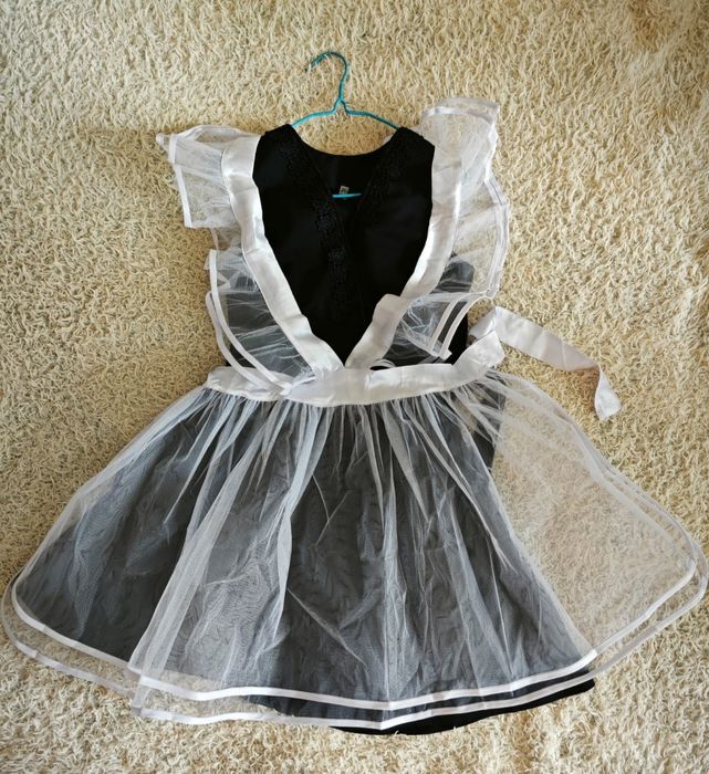 Продам школьную форму размер 44 сарафан и фартук