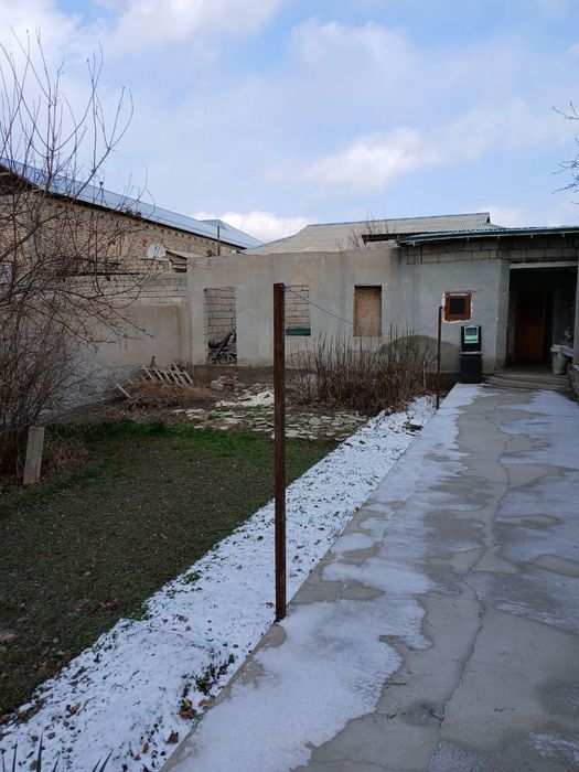 Ховли сотилади хамма шаройити бор