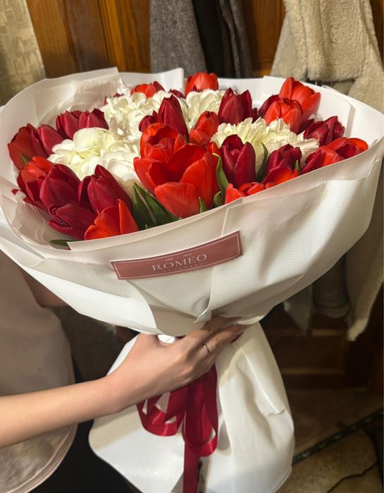 Букет от romeo. Тюльпаны с гортензии