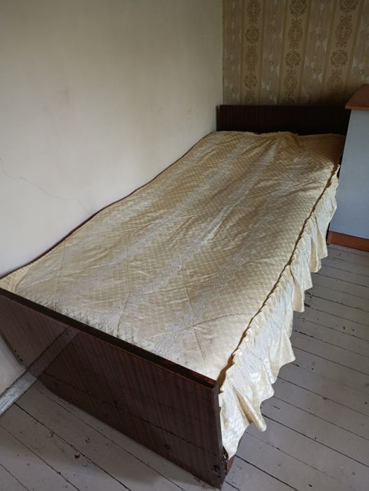 Продам срочно кровати 2шт