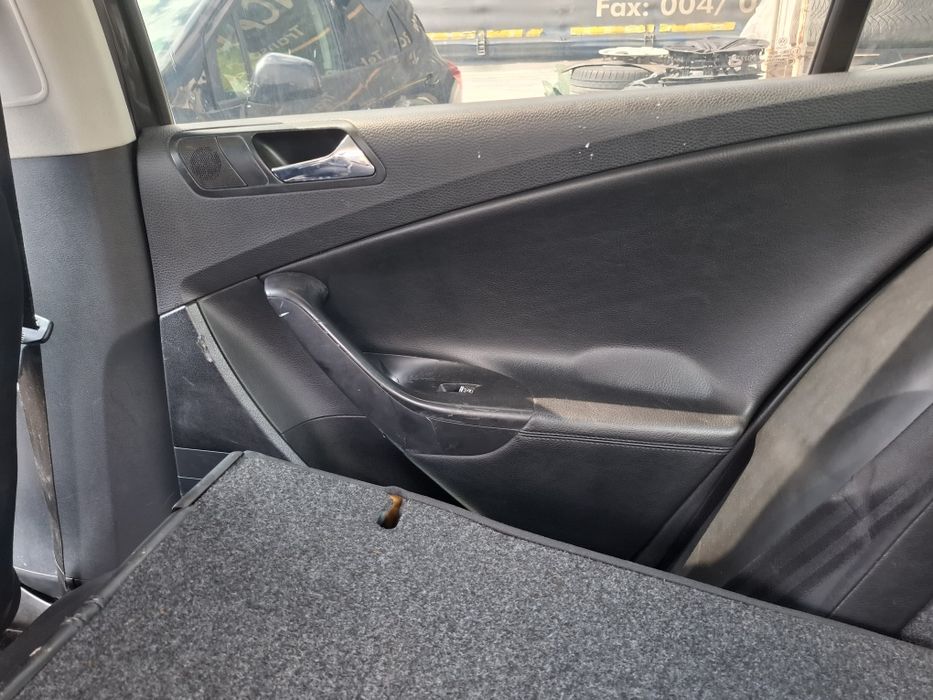 Fete usi piele Vw Passat B6