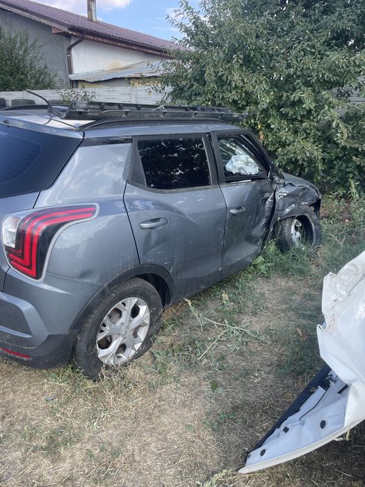 Sangyong tivoli automat 4x4 2022 avariat fata 40.000km