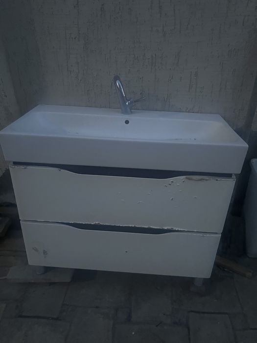 Раковина со смесителем