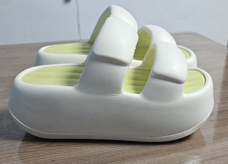 Продам новые шлепанцы