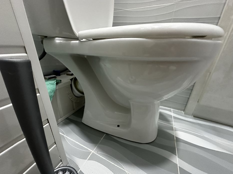 Унитаз Керамин б/у, в идеале, полный комплект как новый