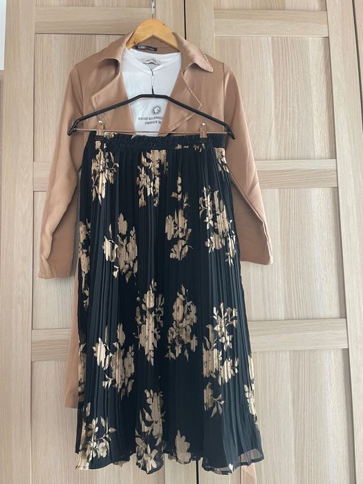 Плисирани поли по 10 лв