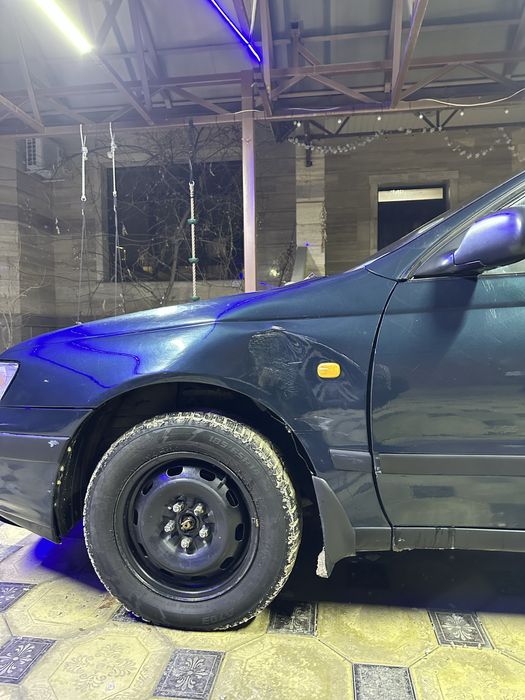 Carina E 1994 года 1.6 обьем